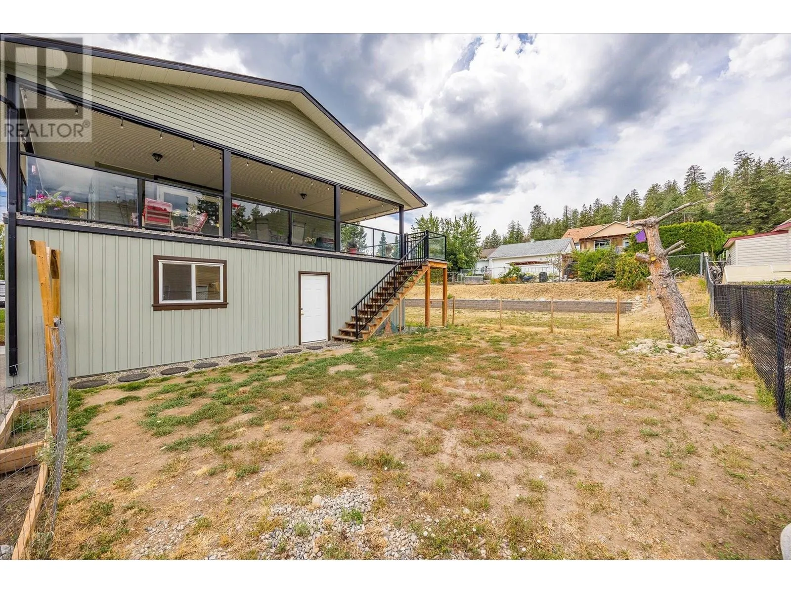 5749 MacKenzie Road
