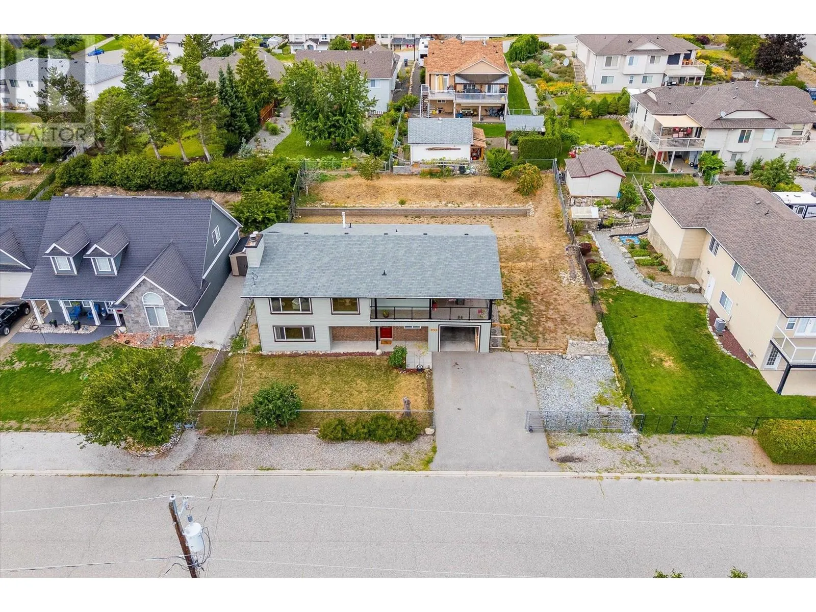 5749 MacKenzie Road