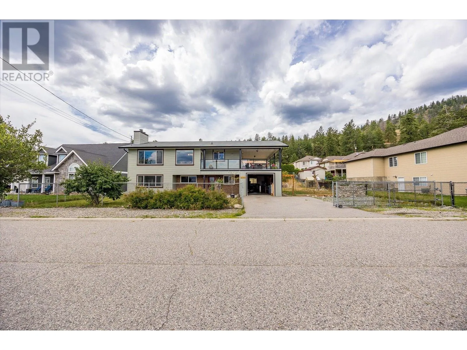 5749 MacKenzie Road