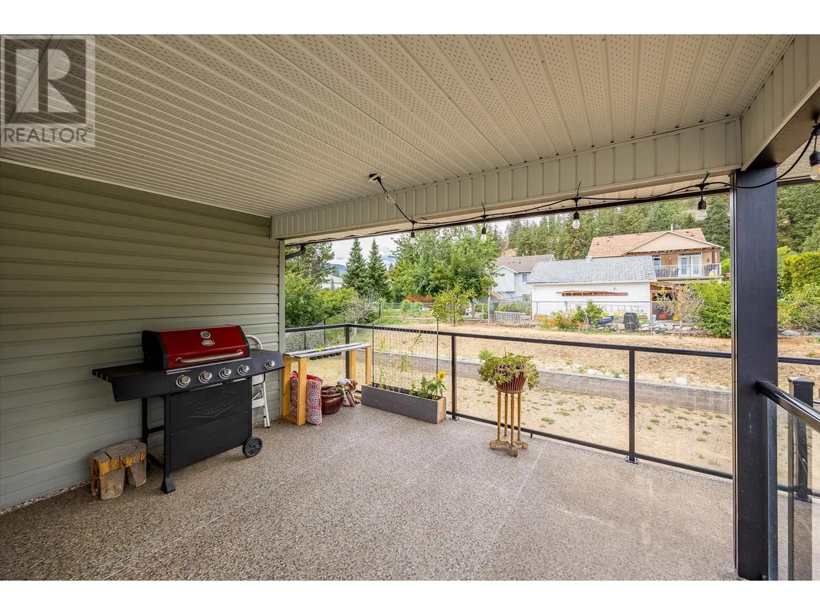 5749 MacKenzie Road