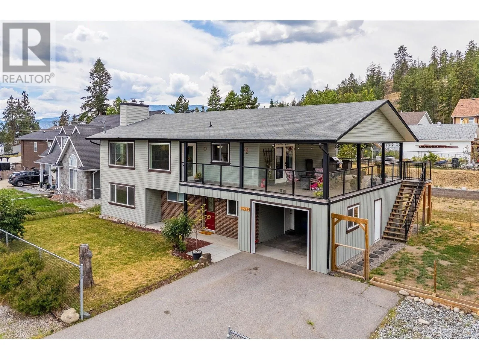 5749 MacKenzie Road