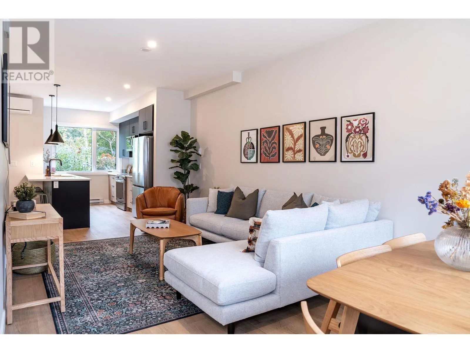 1241 Douglas Street W