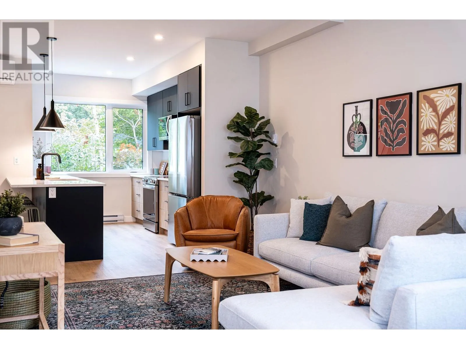 1241 Douglas Street W