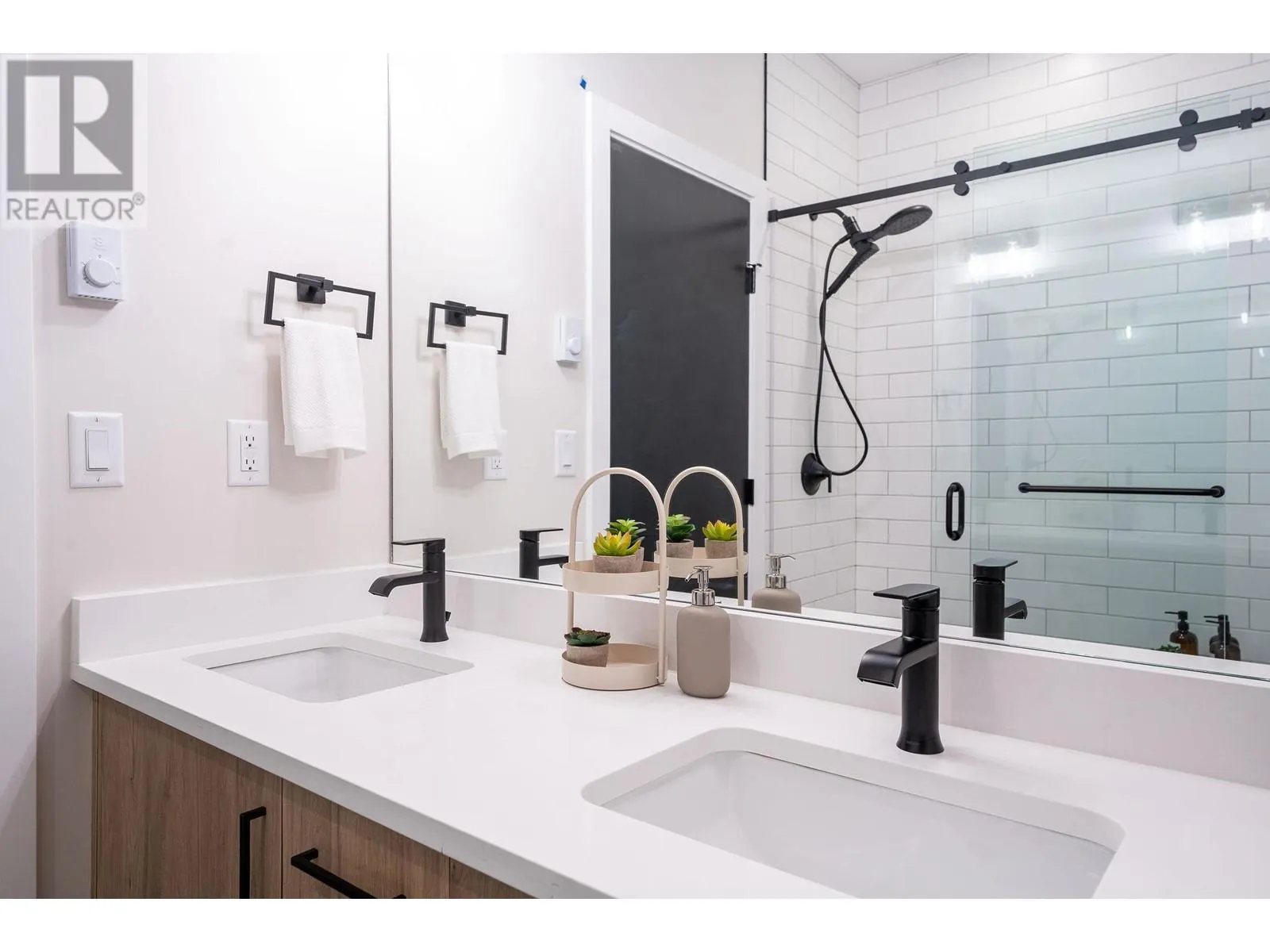 1241 Douglas Street W
