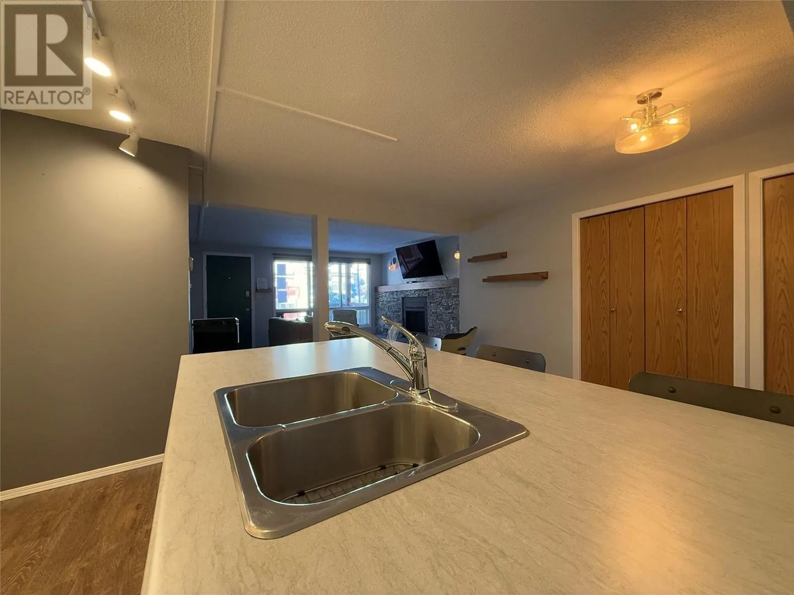 2030 PANORAMA Drive Unit# 528