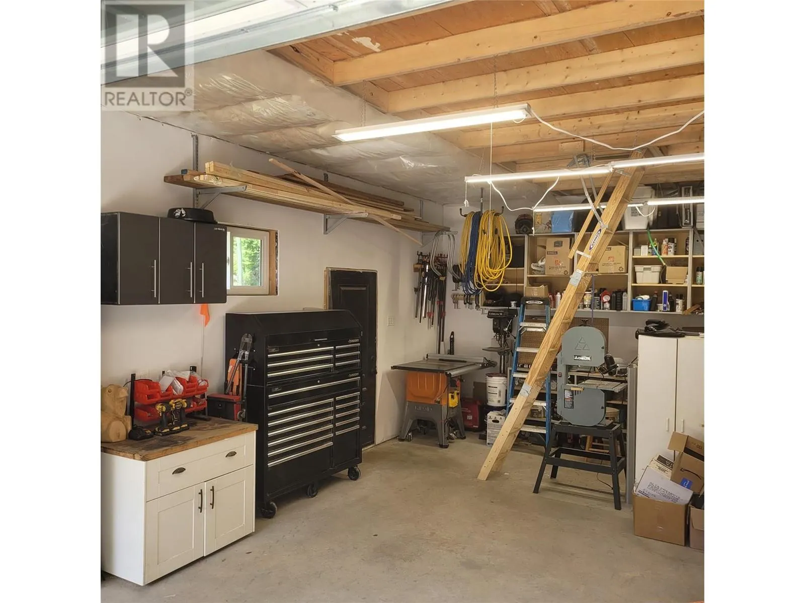 102 Eagles Nest Road