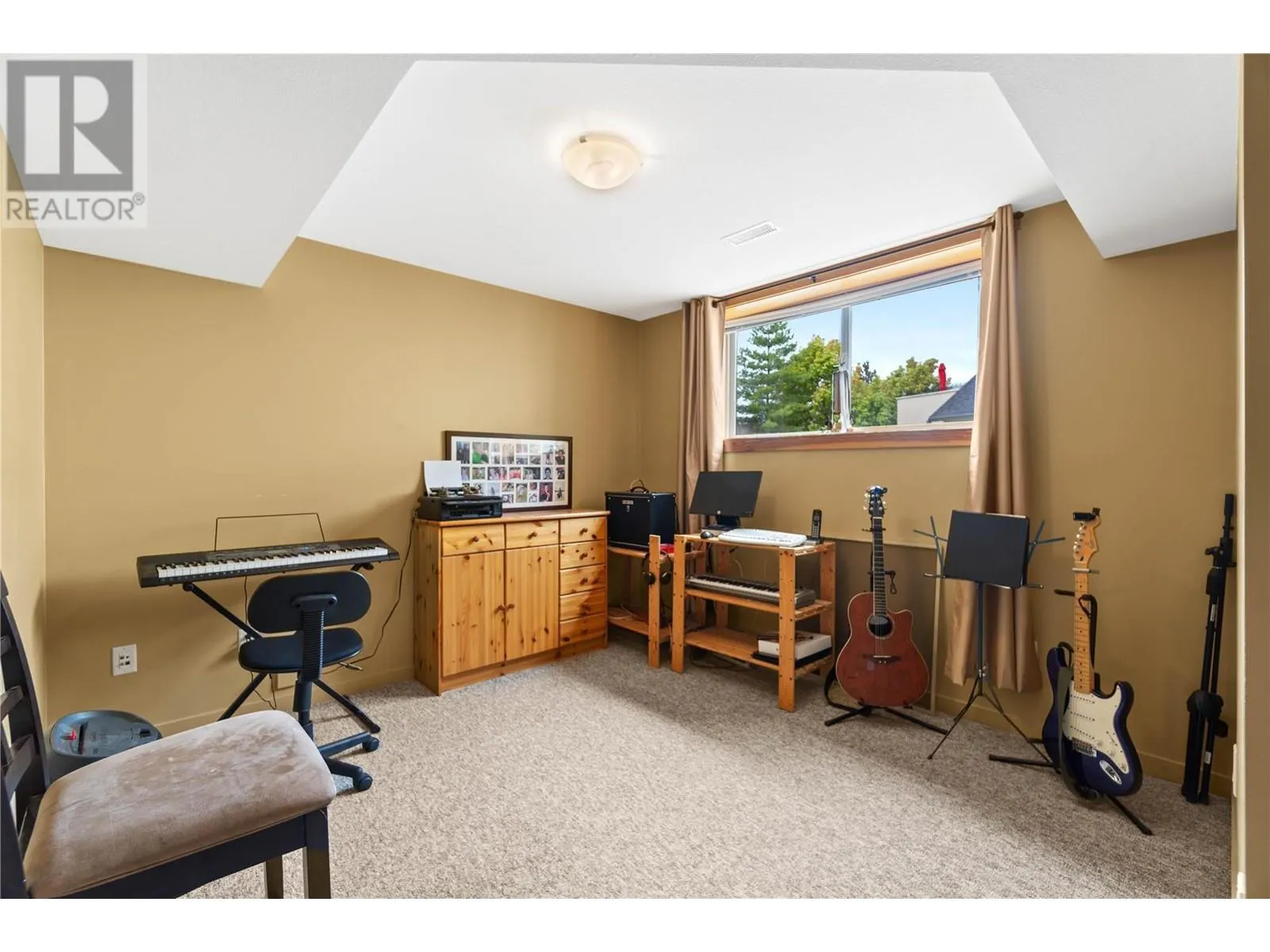 305 Tanager Drive