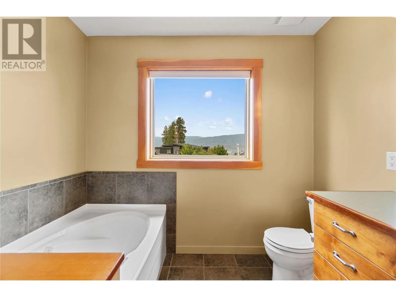 305 Tanager Drive
