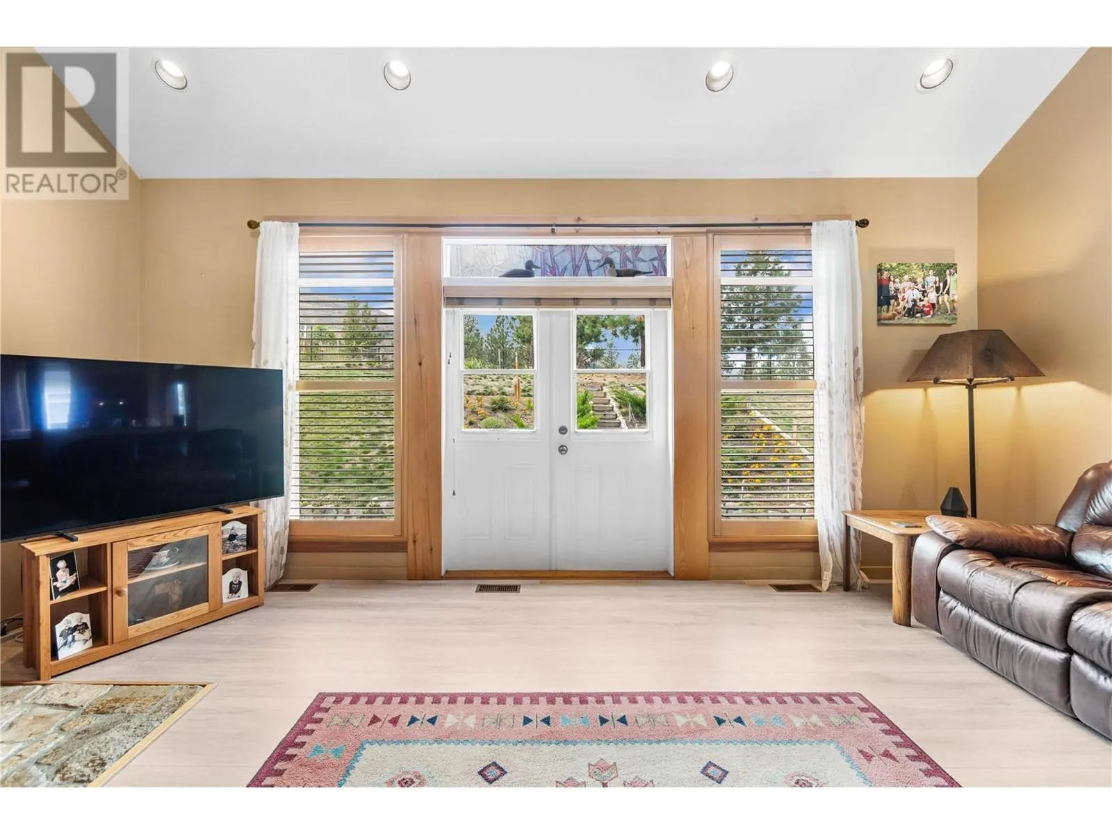 305 Tanager Drive