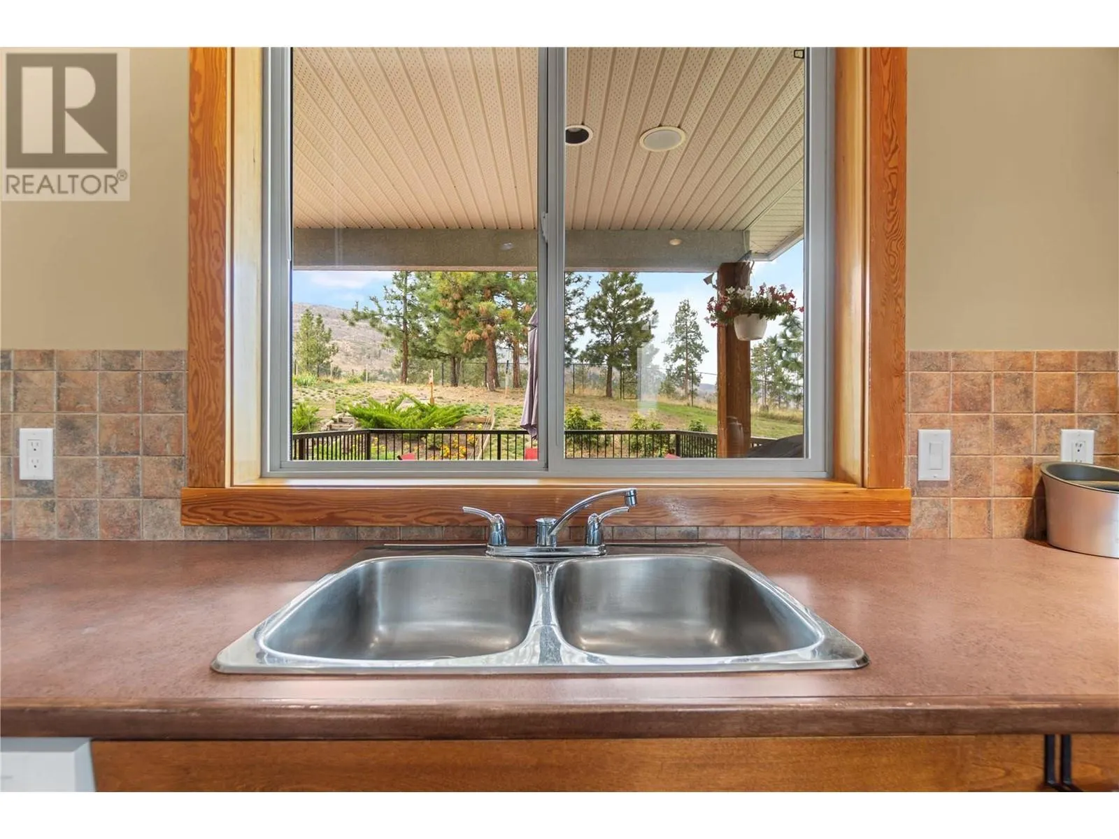 305 Tanager Drive