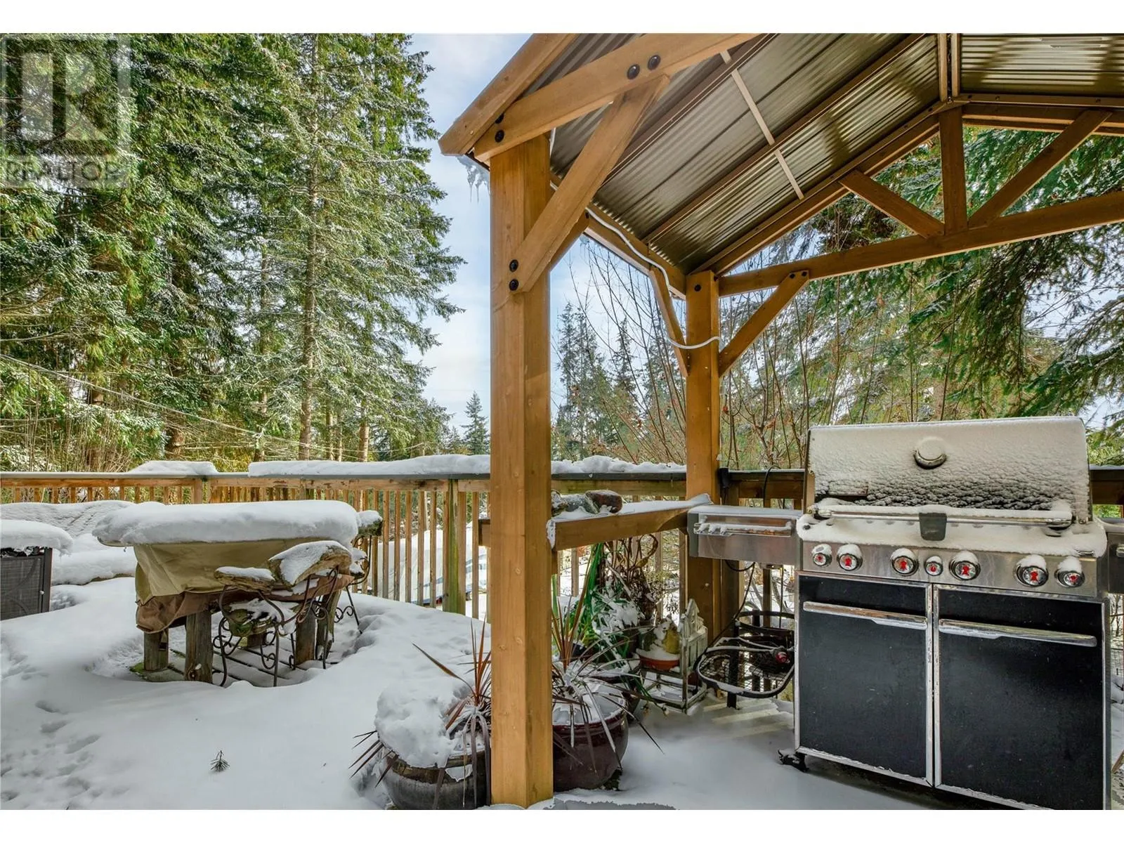 2572 Airstrip Road
