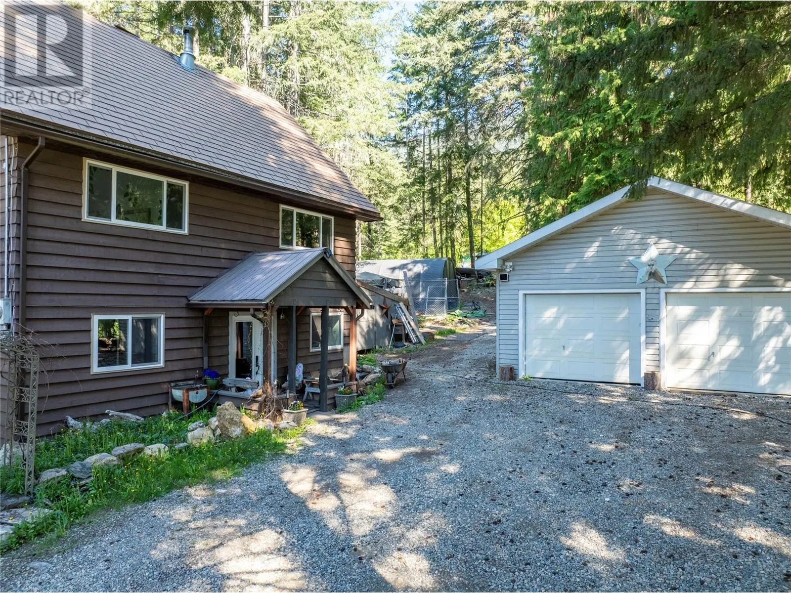 2572 Airstrip Road