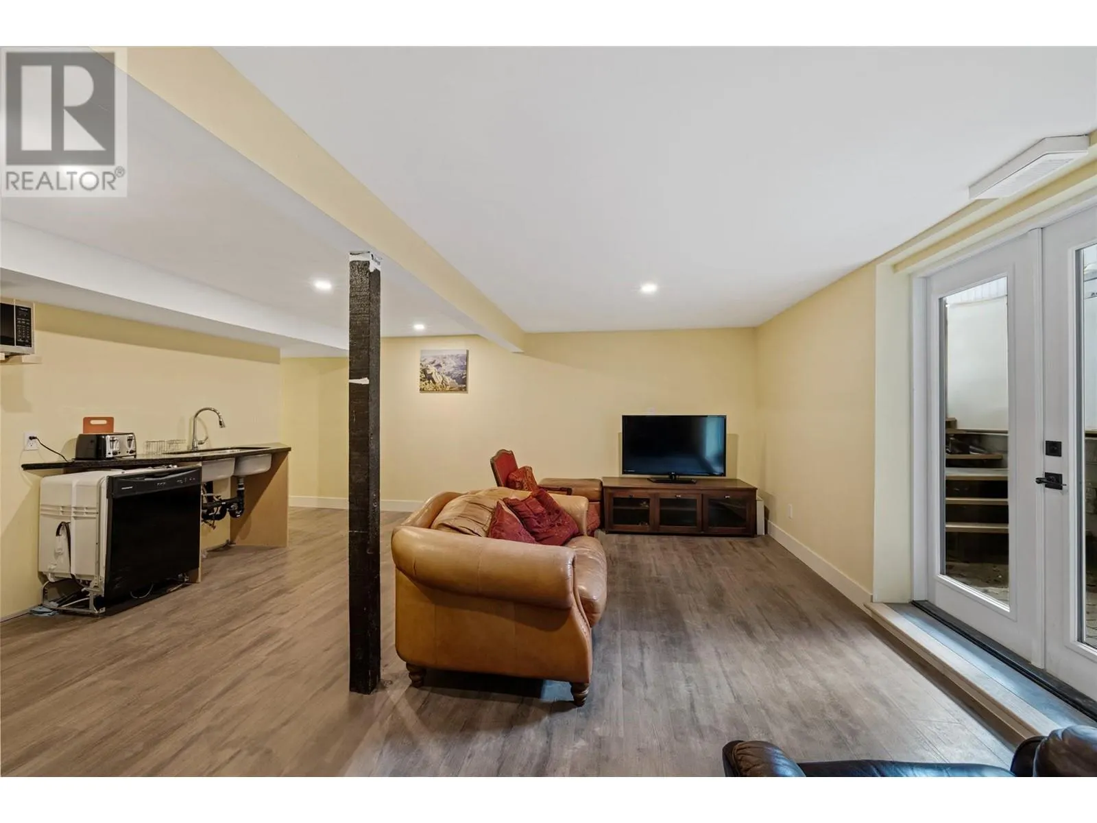 3299 McCulloch Road
