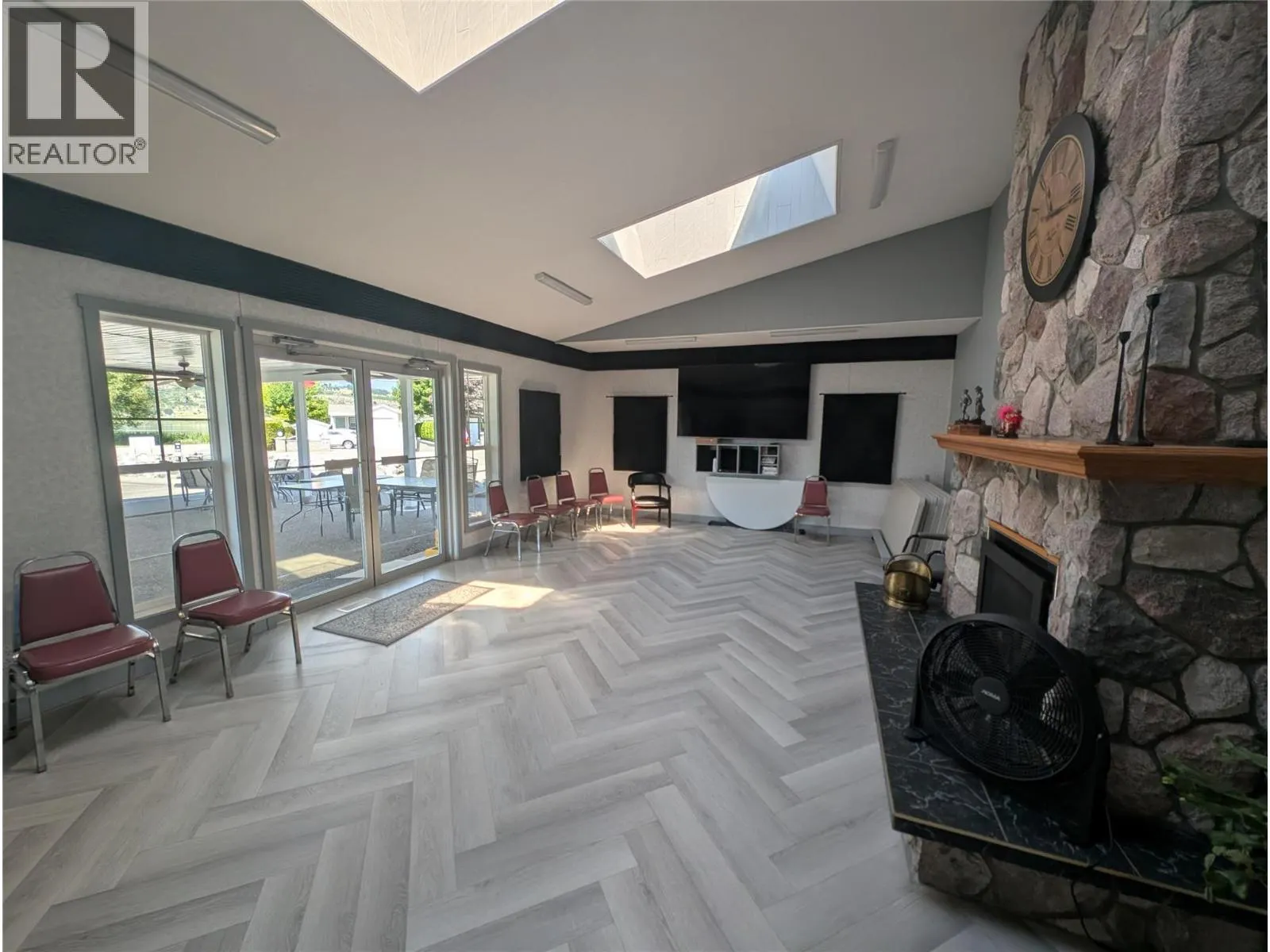 8000 Highland Road Unit# 16