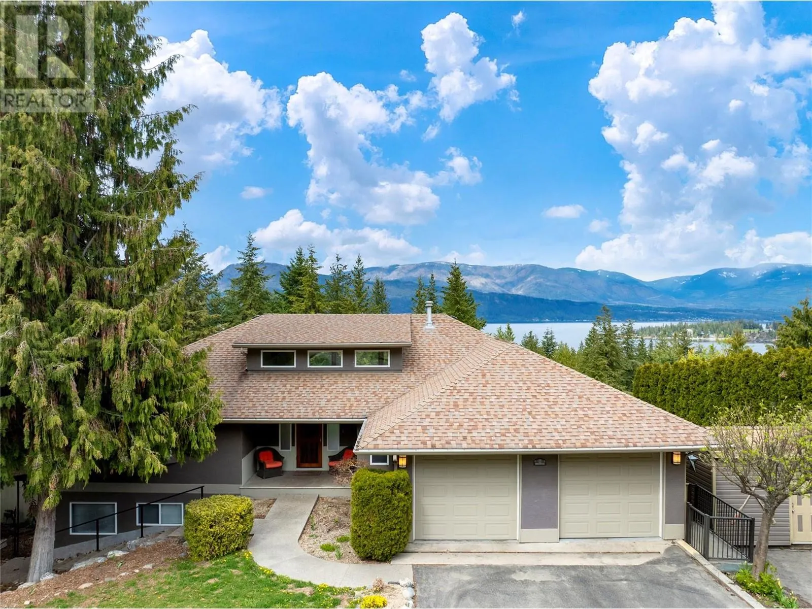 2273 Lakeview Drive