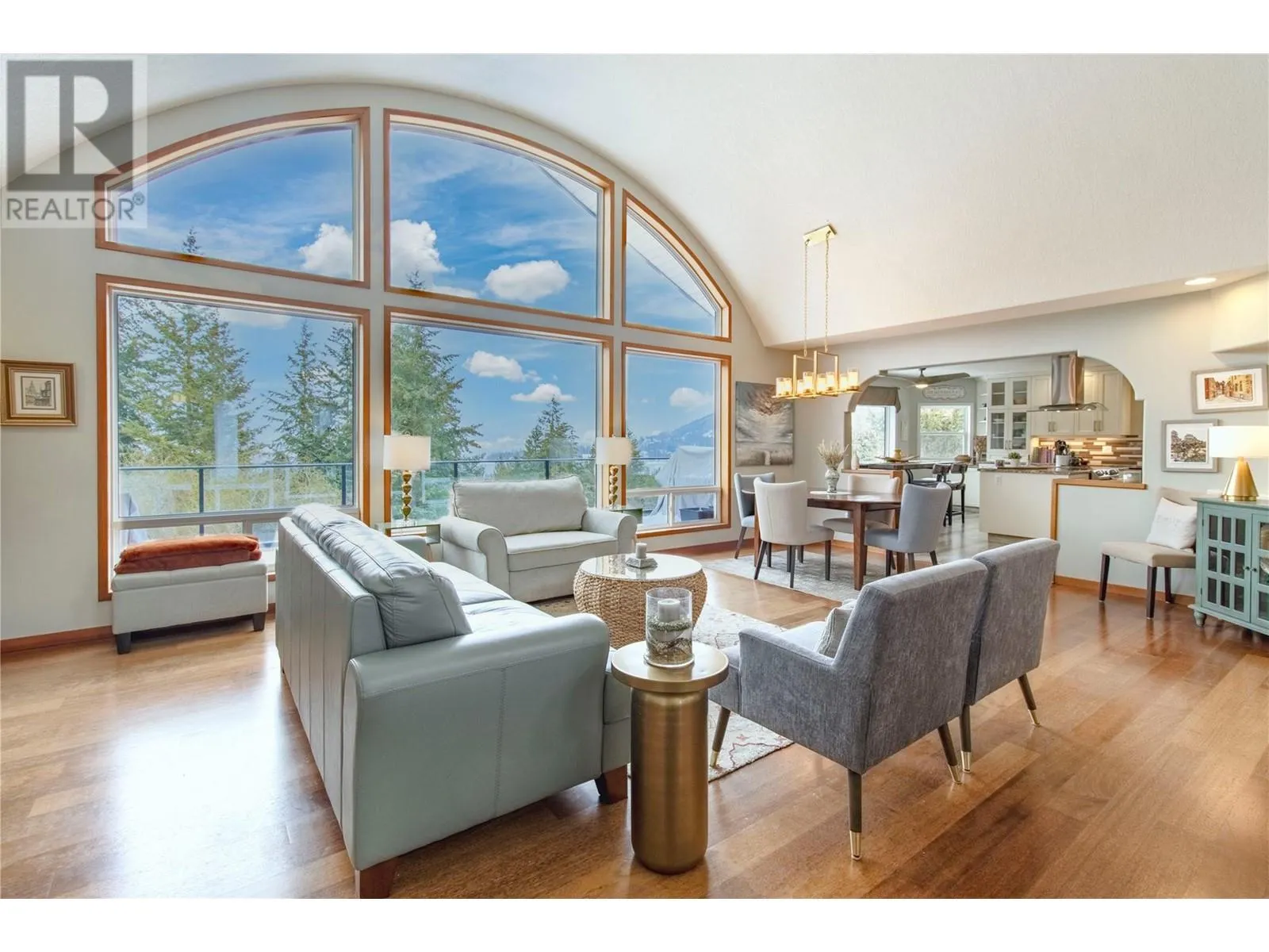 2273 Lakeview Drive