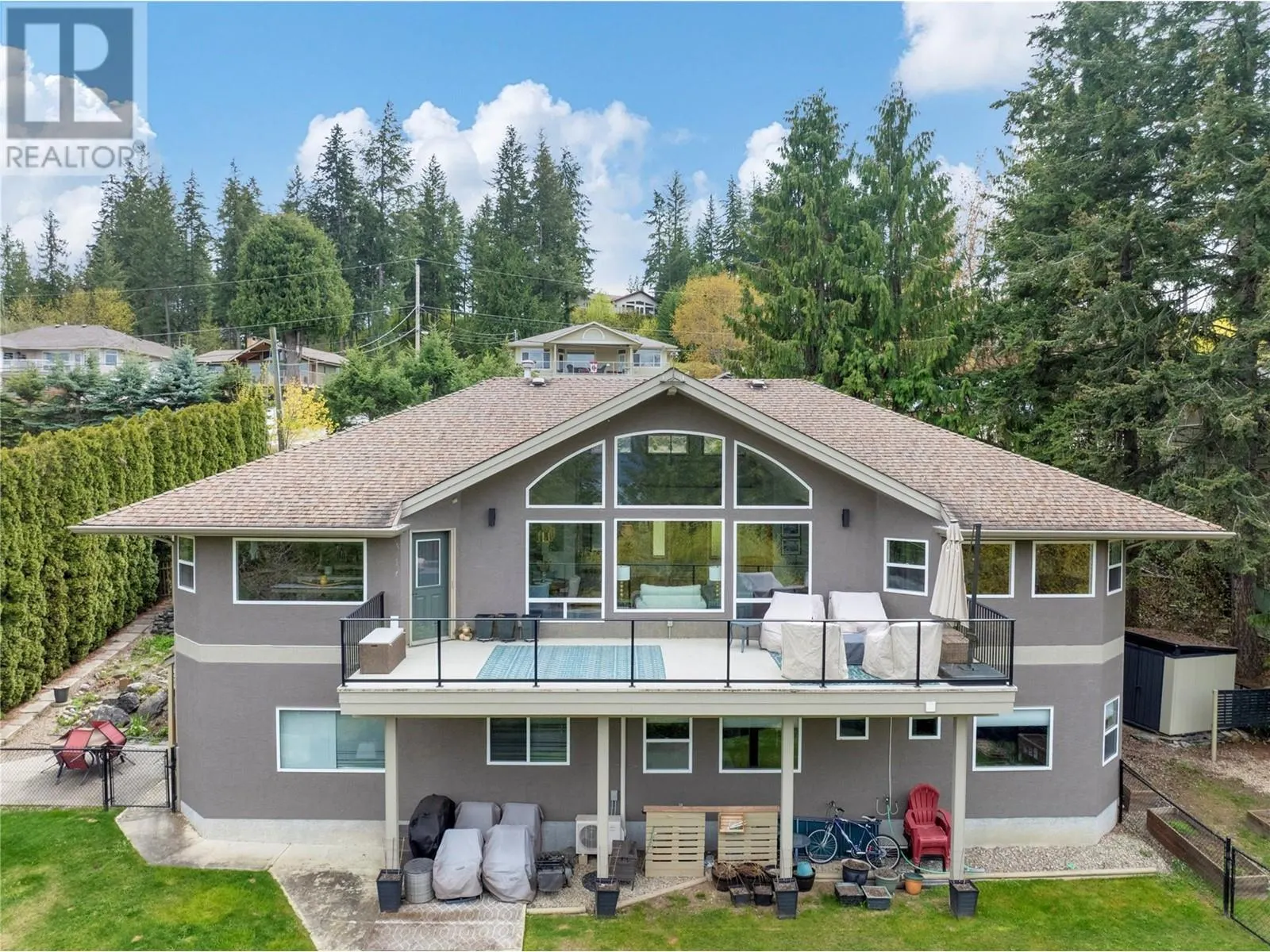 2273 Lakeview Drive