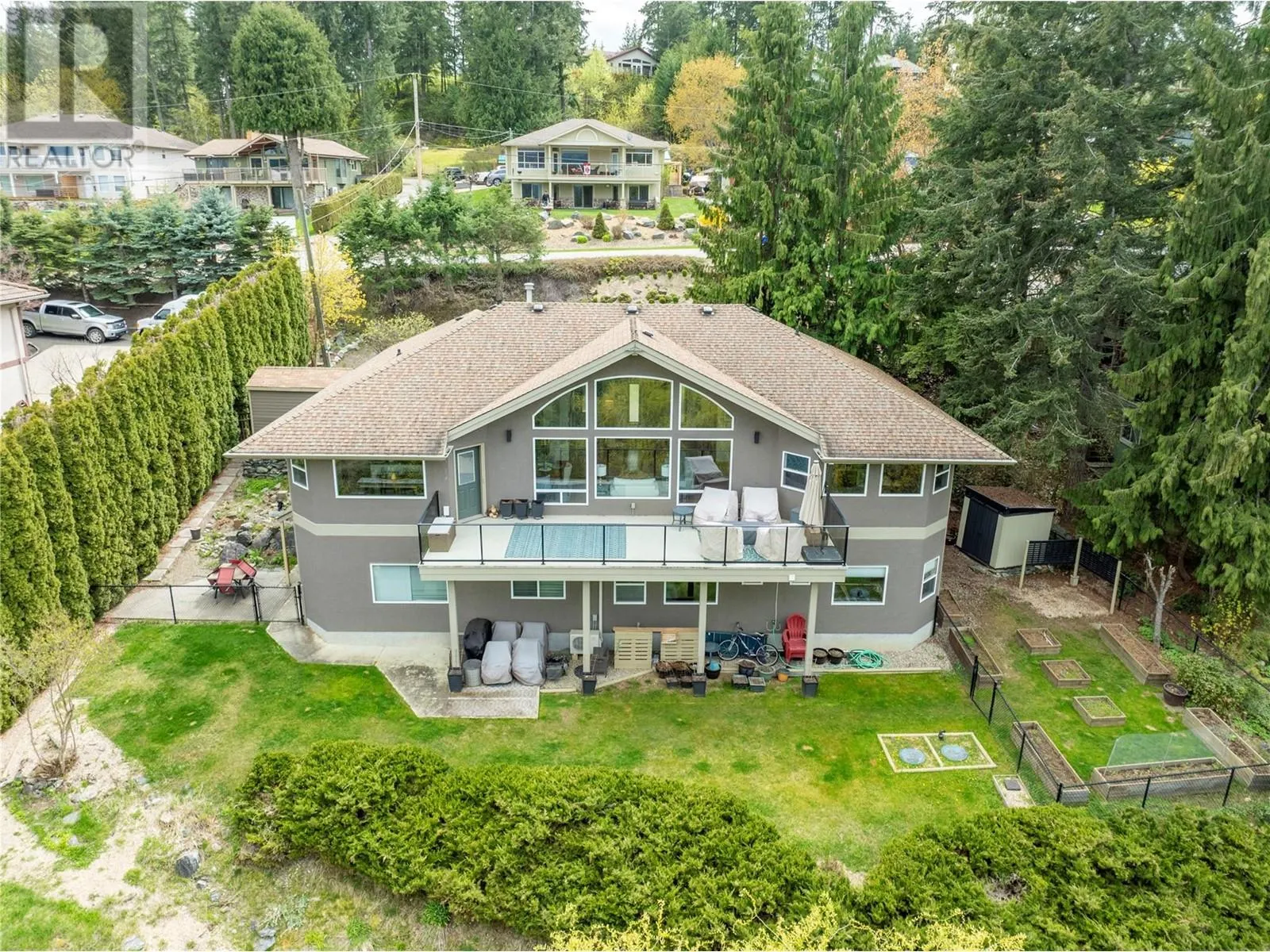 2273 Lakeview Drive