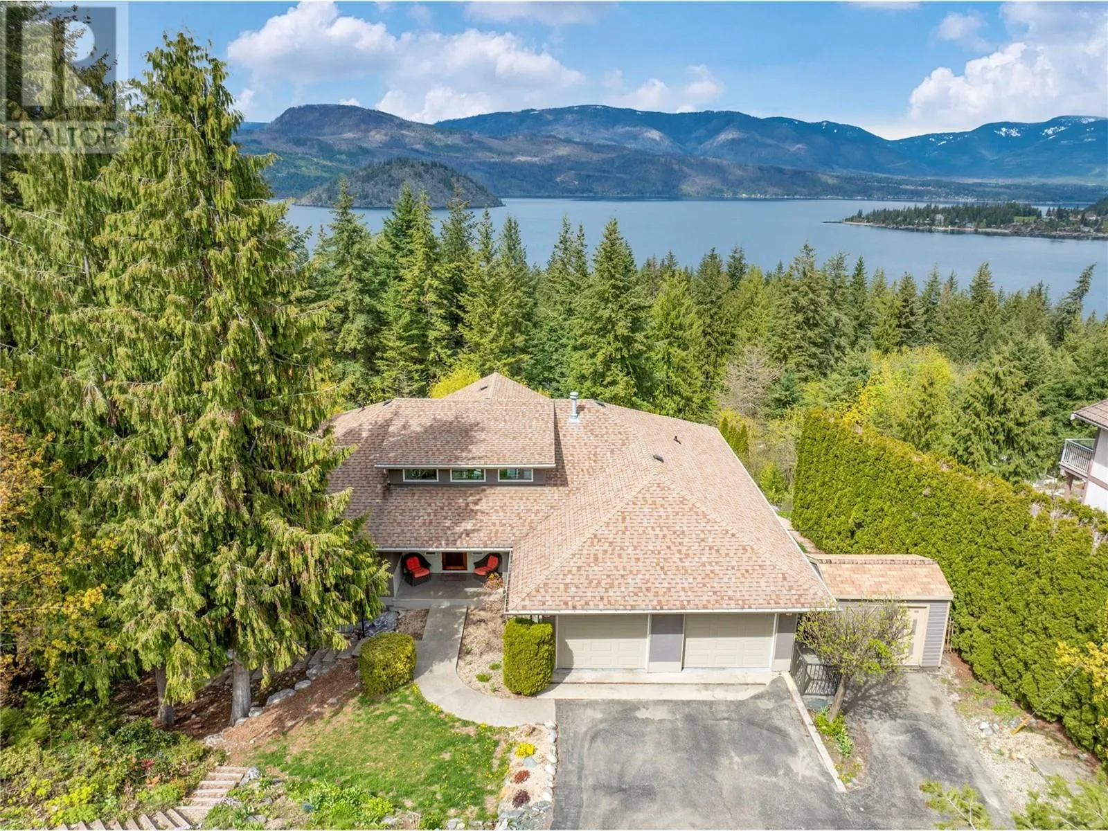 2273 Lakeview Drive