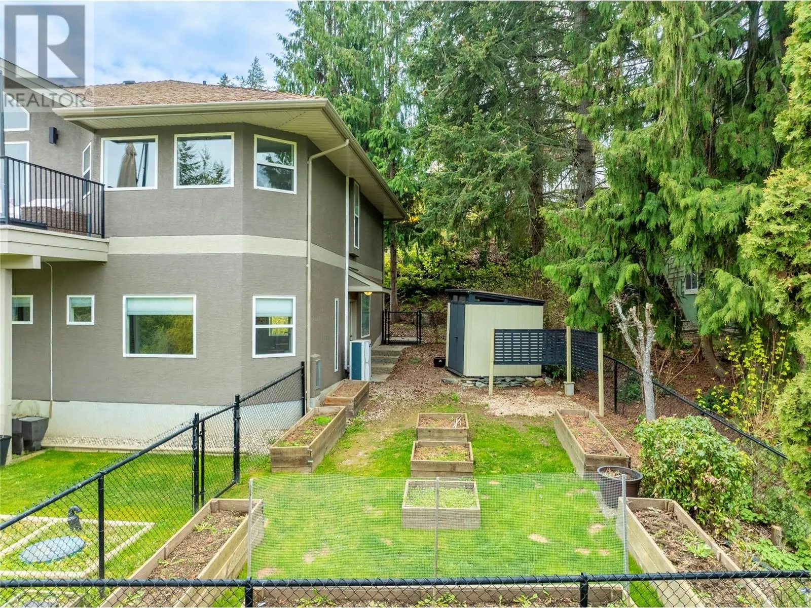 2273 Lakeview Drive