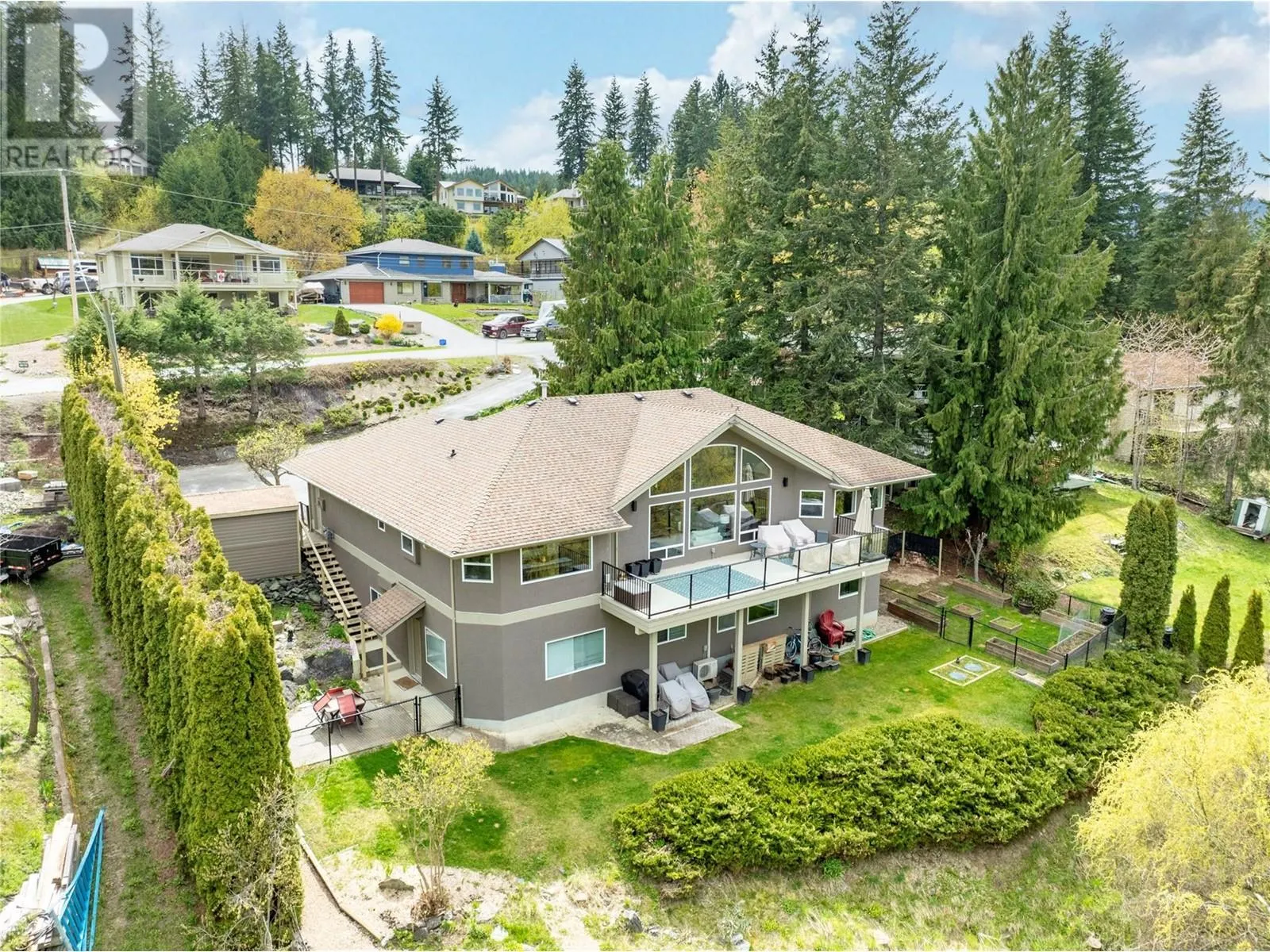 2273 Lakeview Drive