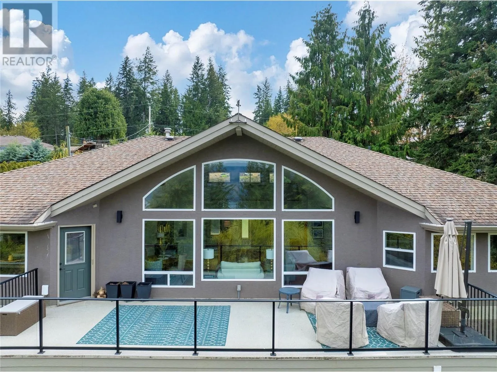 2273 Lakeview Drive