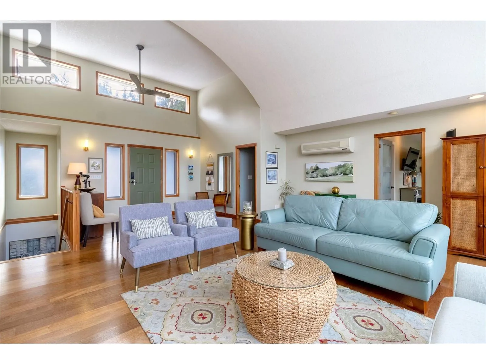 2273 Lakeview Drive