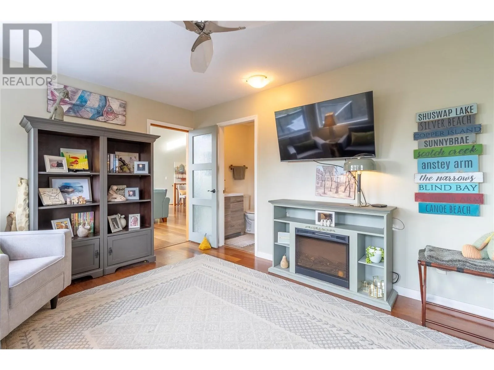 2273 Lakeview Drive