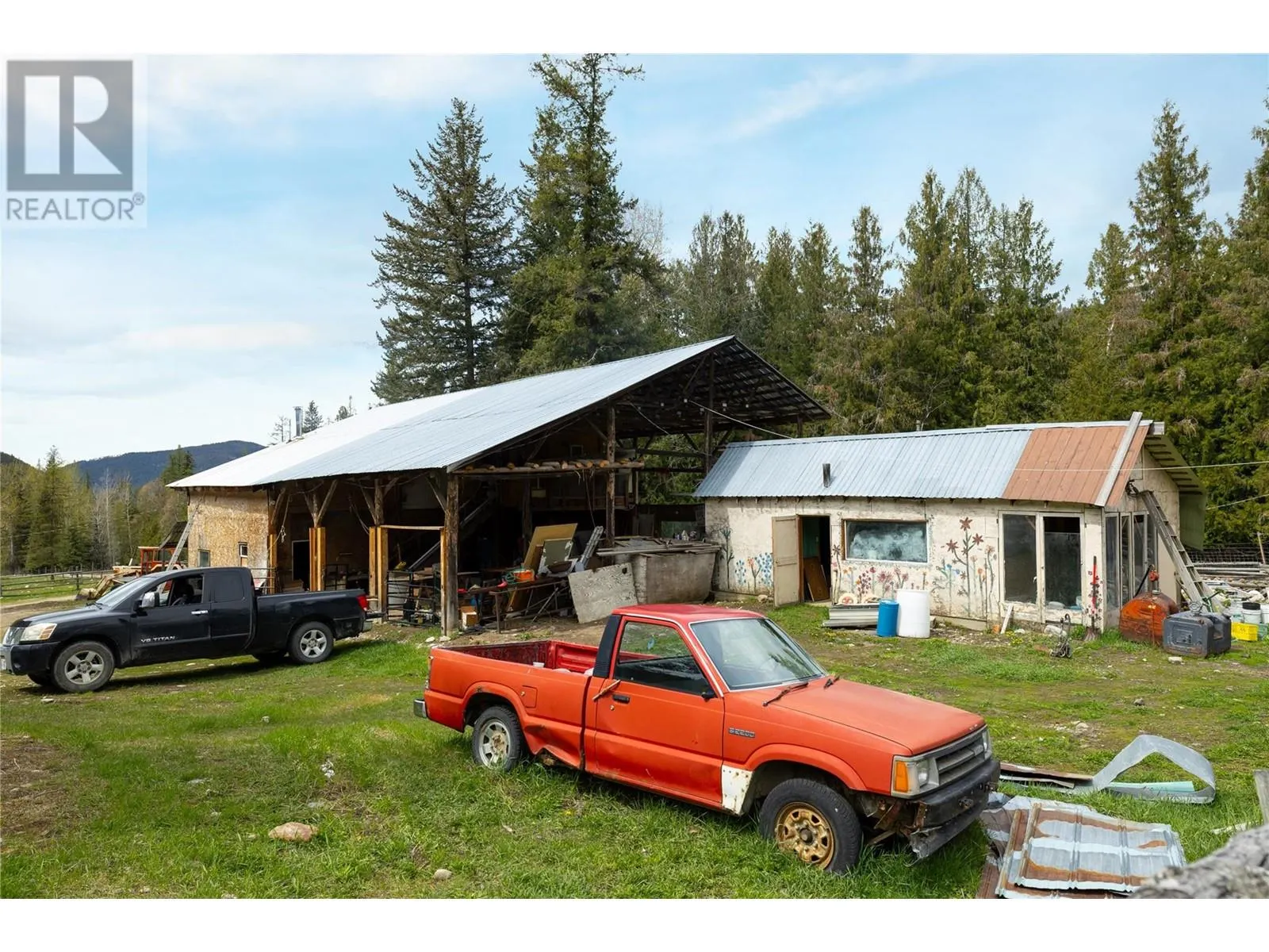 1538 Creighton Valley Road