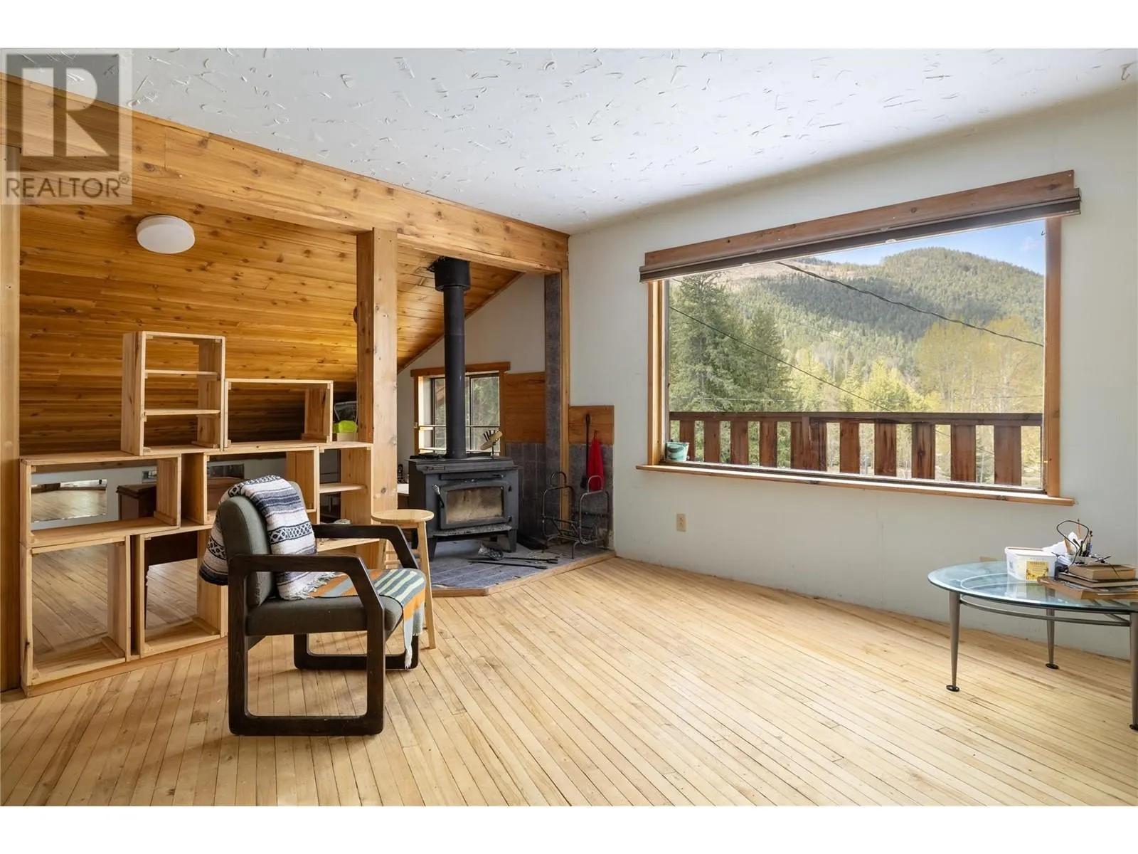 1538 Creighton Valley Road
