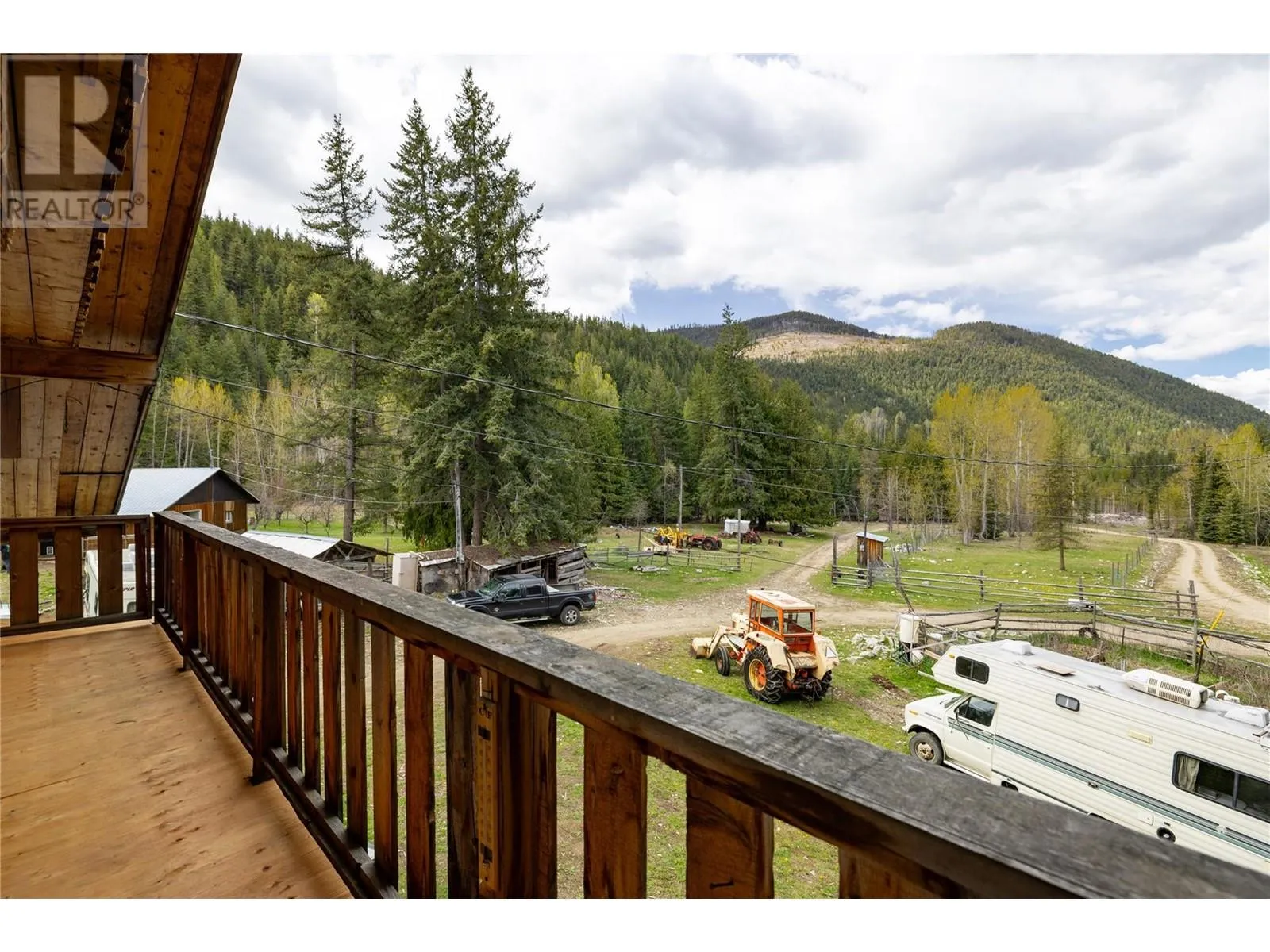 1538 Creighton Valley Road