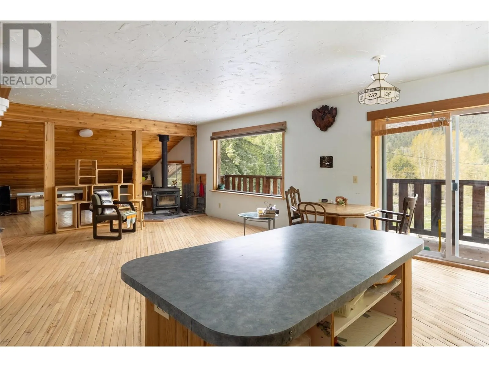 1538 Creighton Valley Road