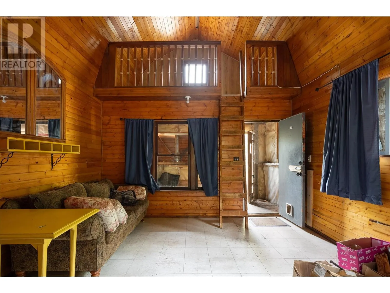 1538 Creighton Valley Road