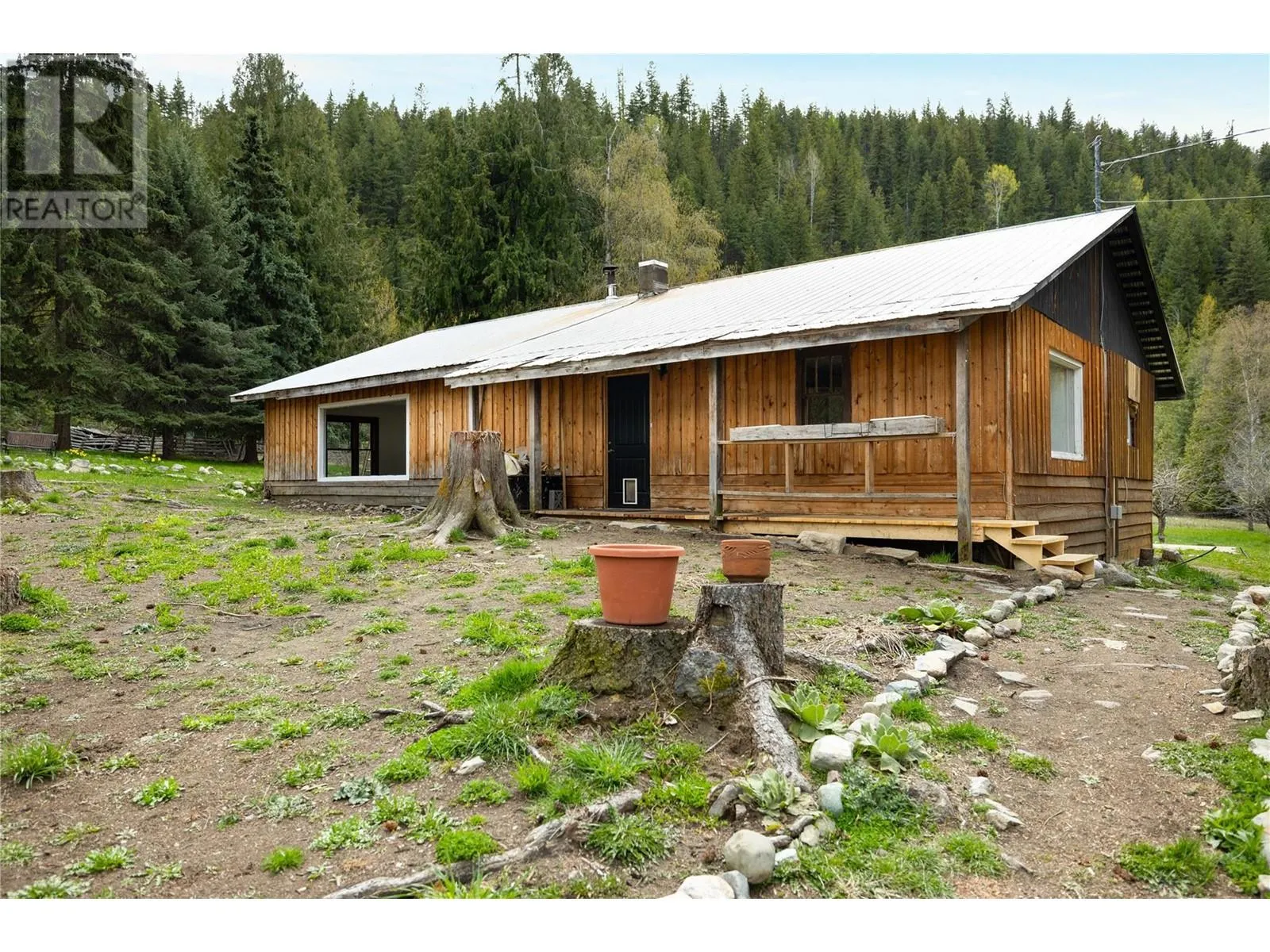 1538 Creighton Valley Road