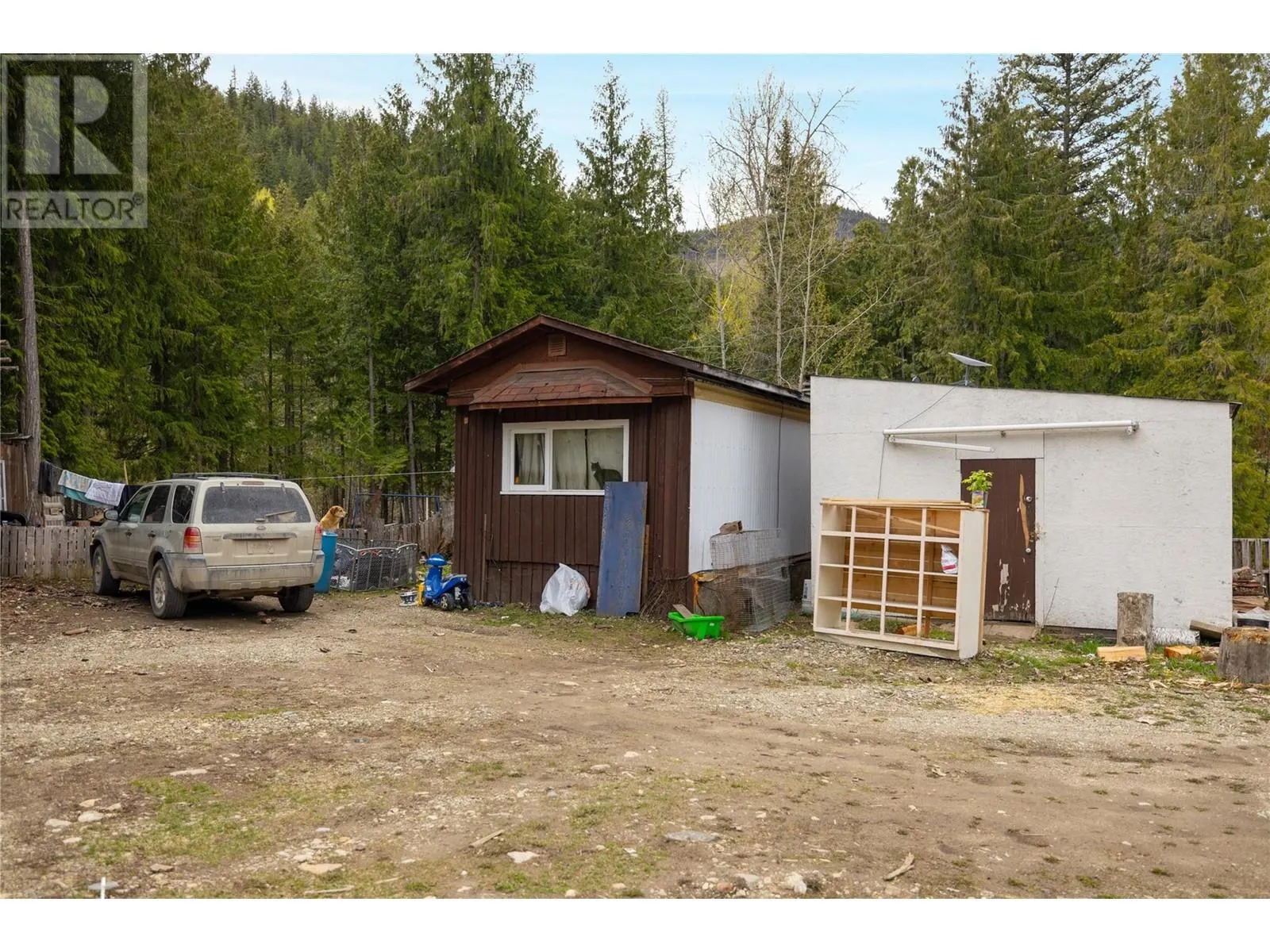 1538 Creighton Valley Road