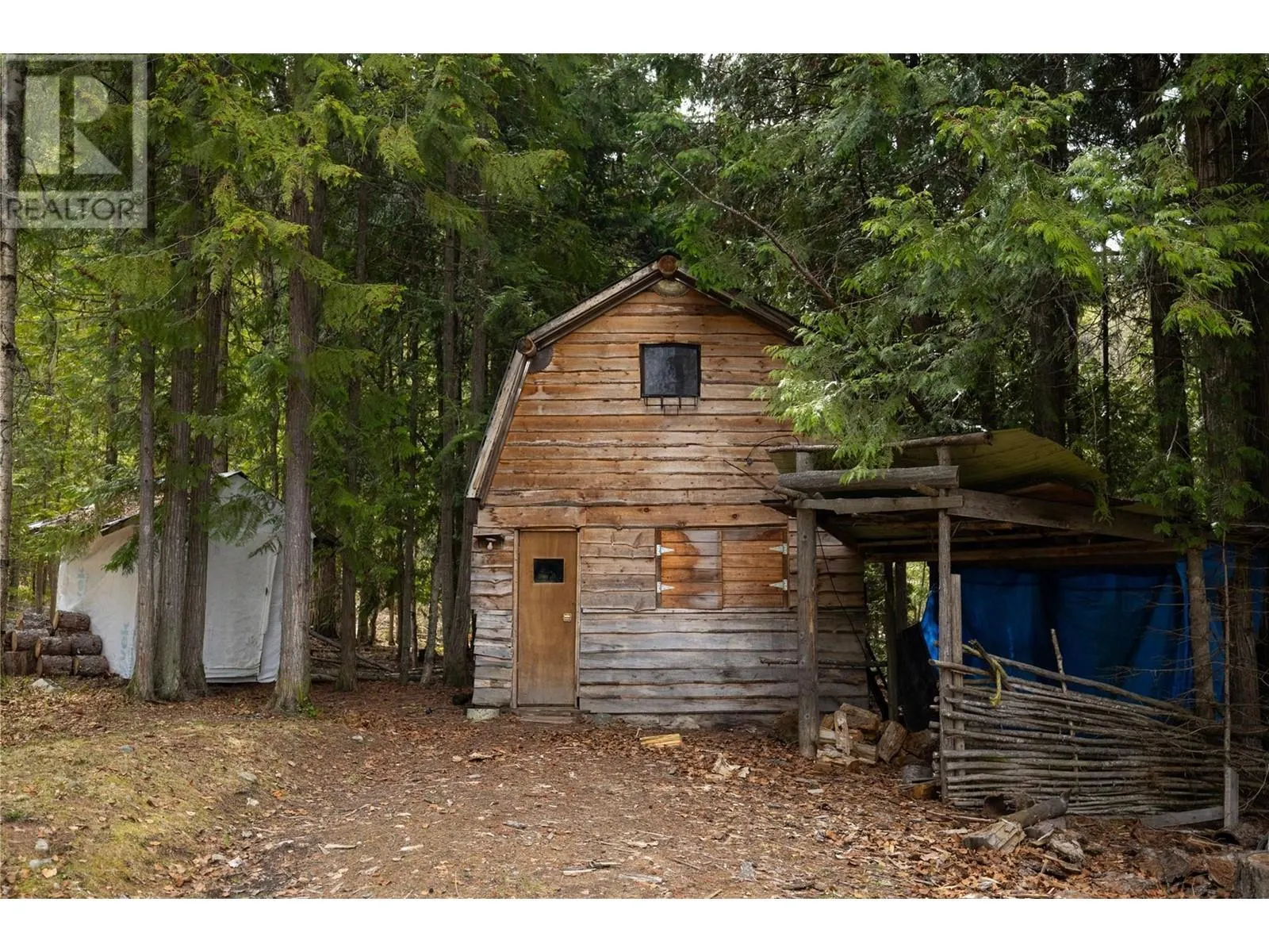 1538 Creighton Valley Road