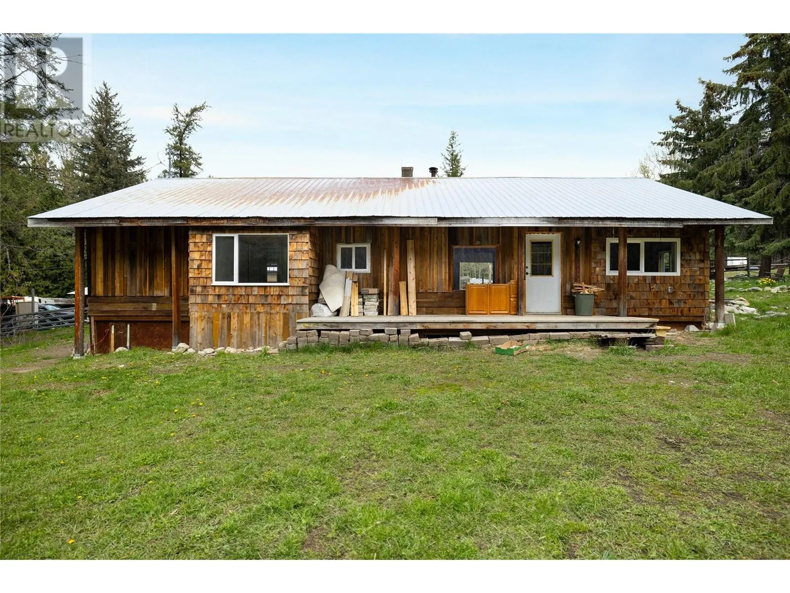 1538 Creighton Valley Road