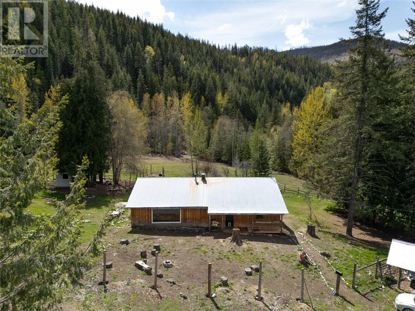 1538 Creighton Valley Road