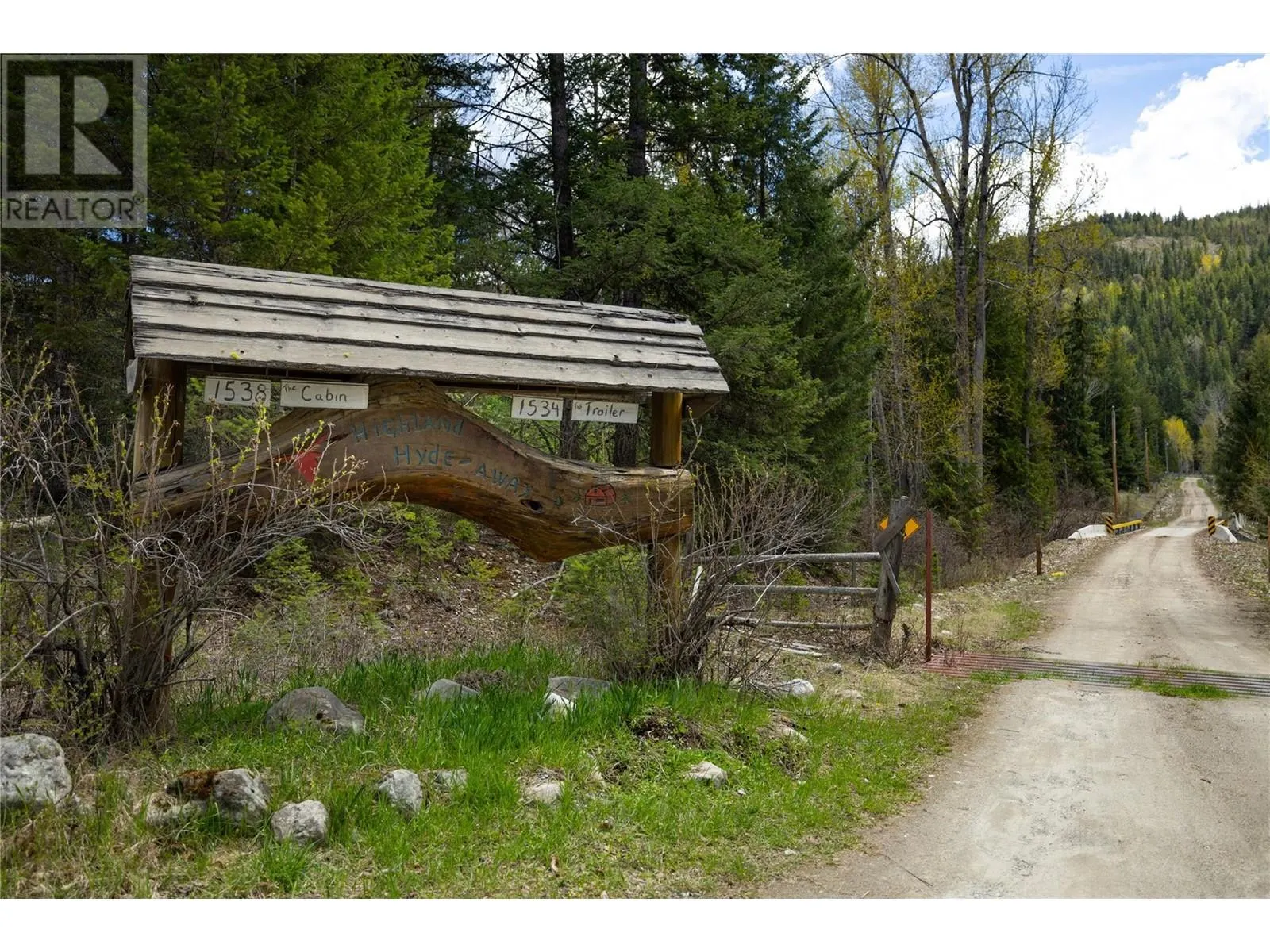 1538 Creighton Valley Road