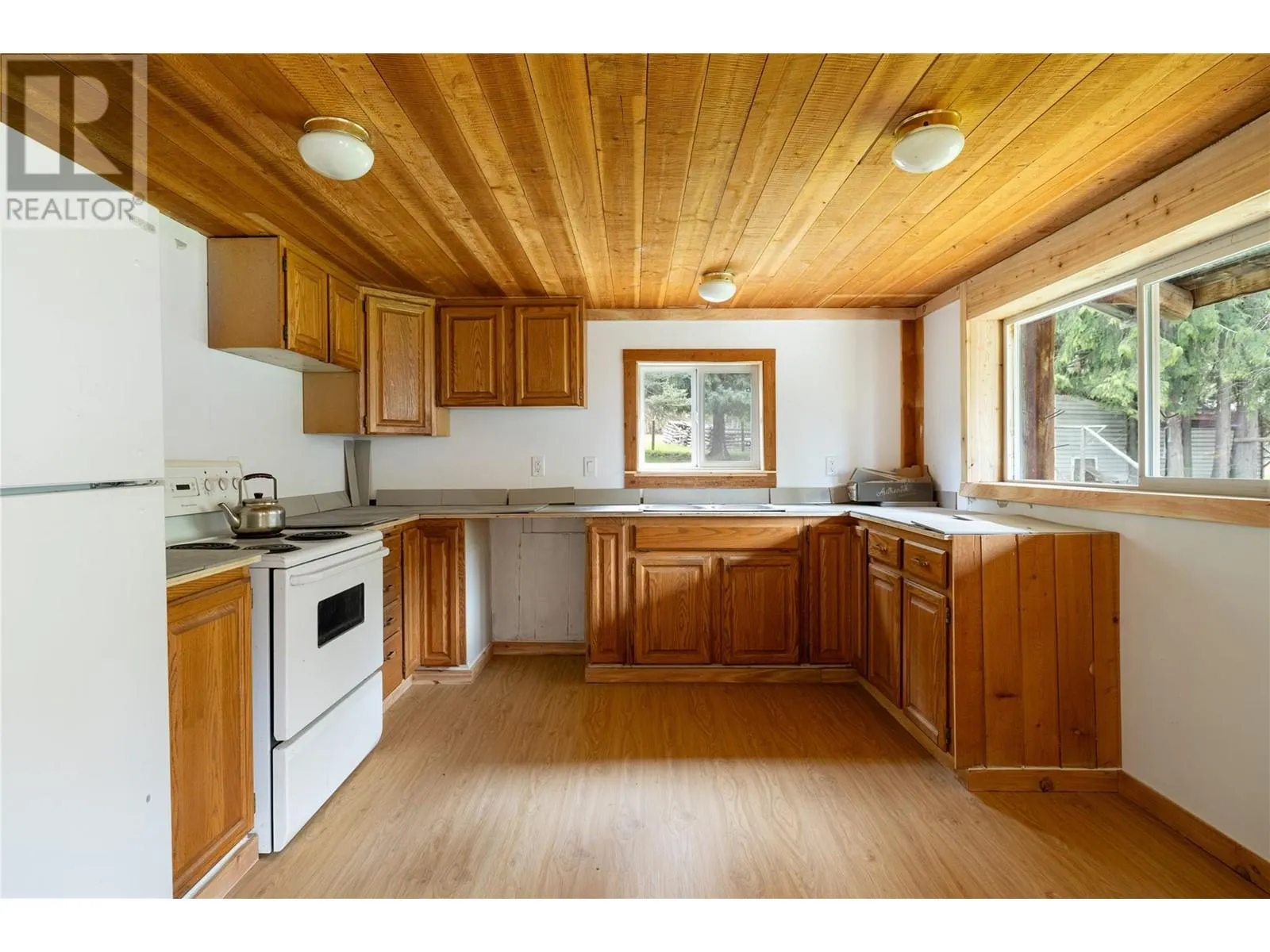 1538 Creighton Valley Road