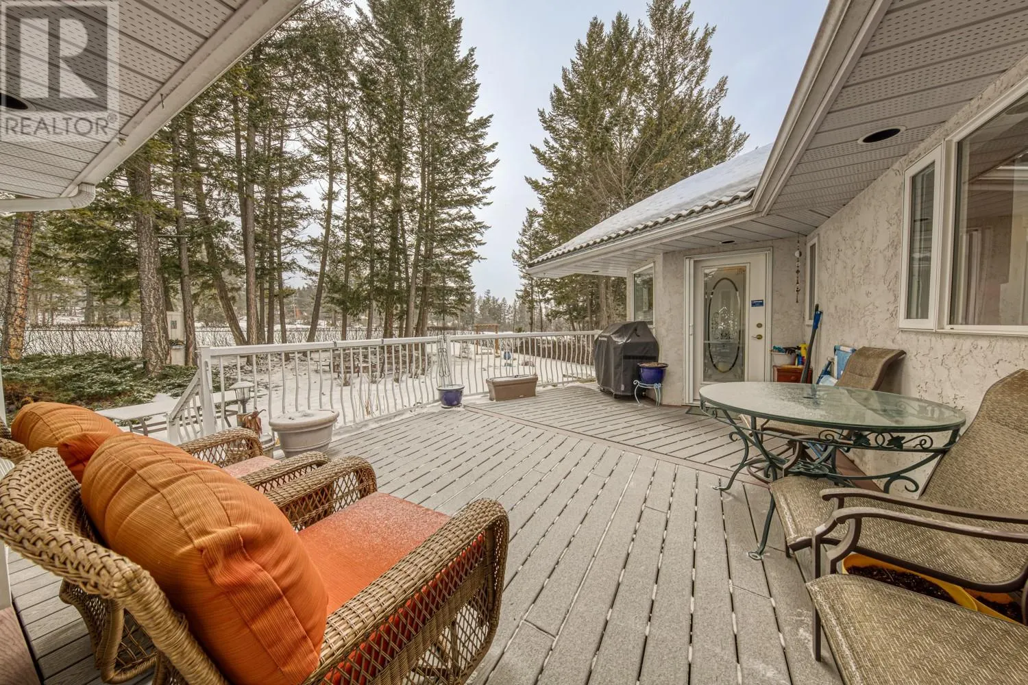 5144 RIVERVIEW Crescent