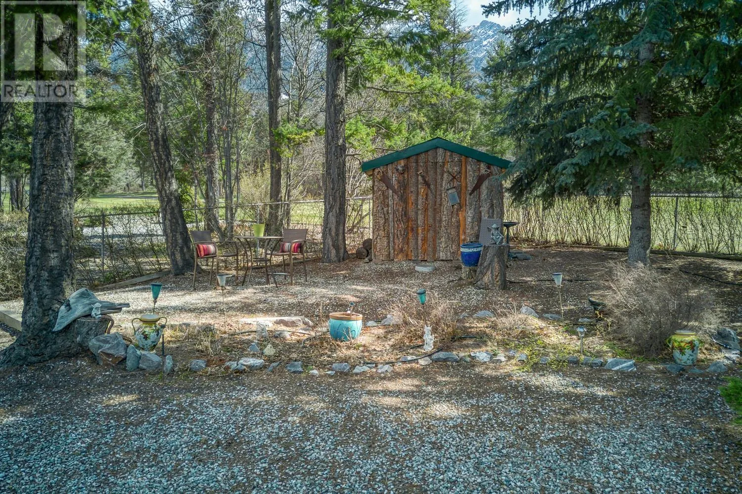 5144 RIVERVIEW Crescent