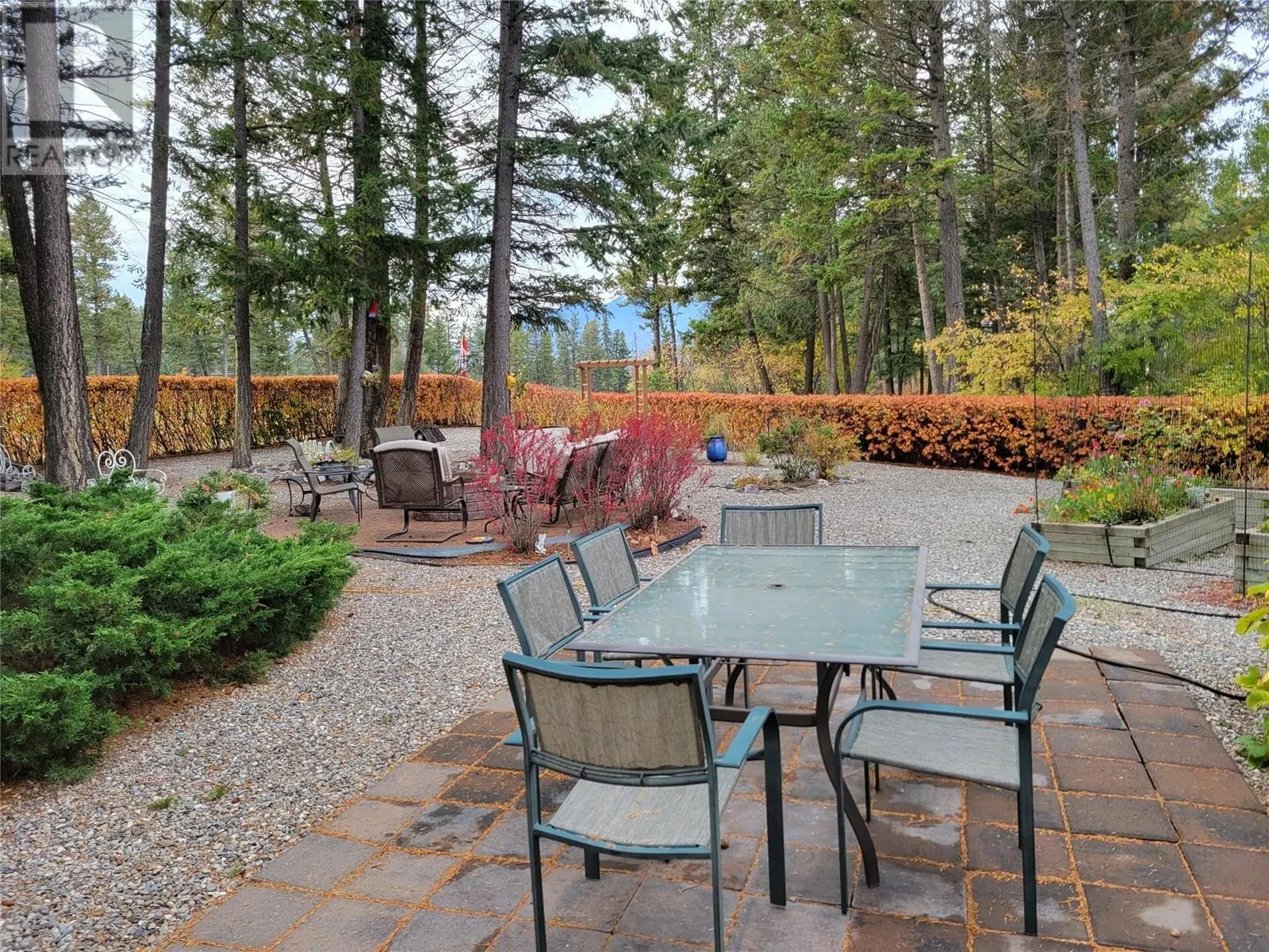 5144 RIVERVIEW Crescent