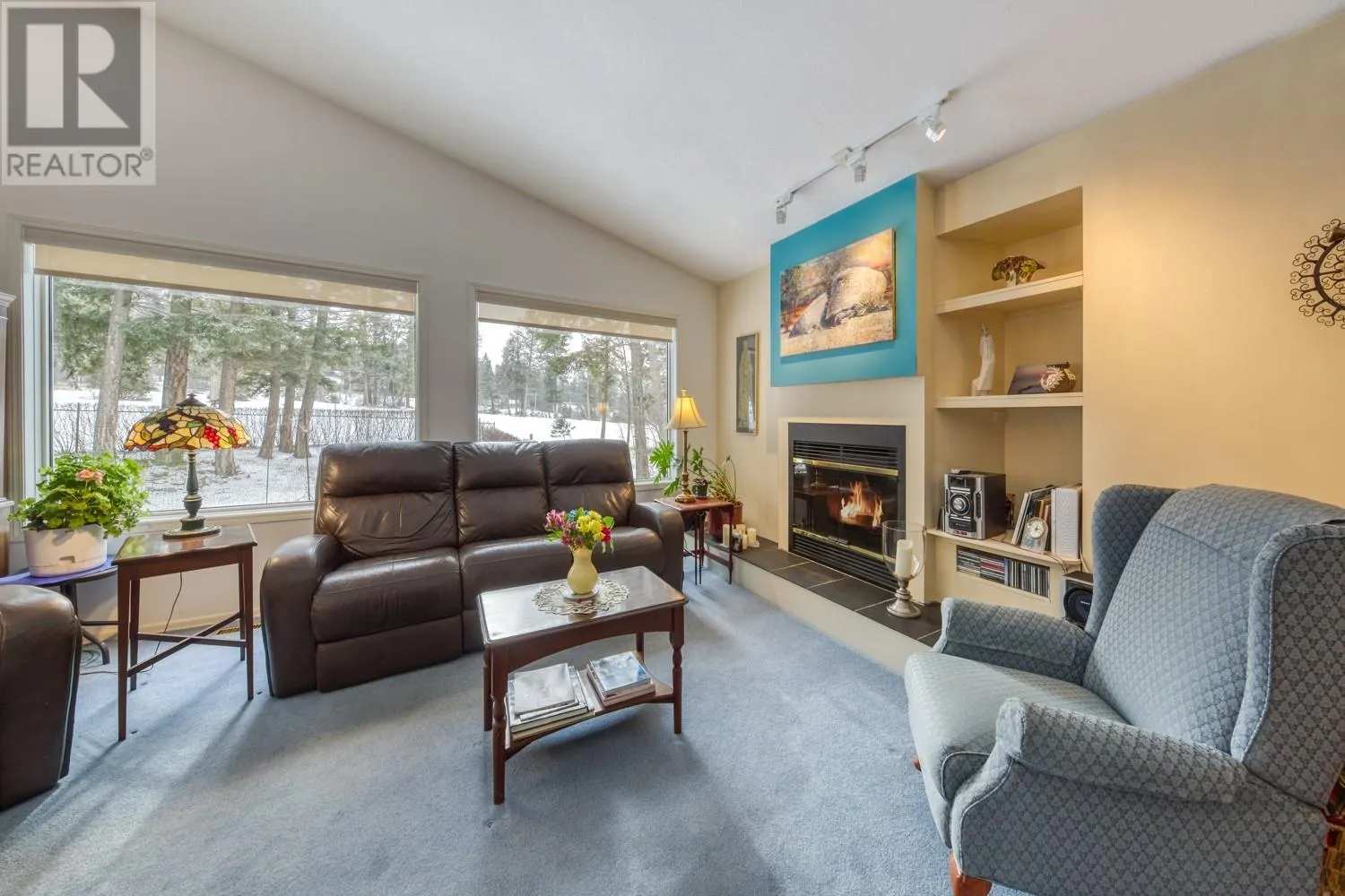 5144 RIVERVIEW Crescent
