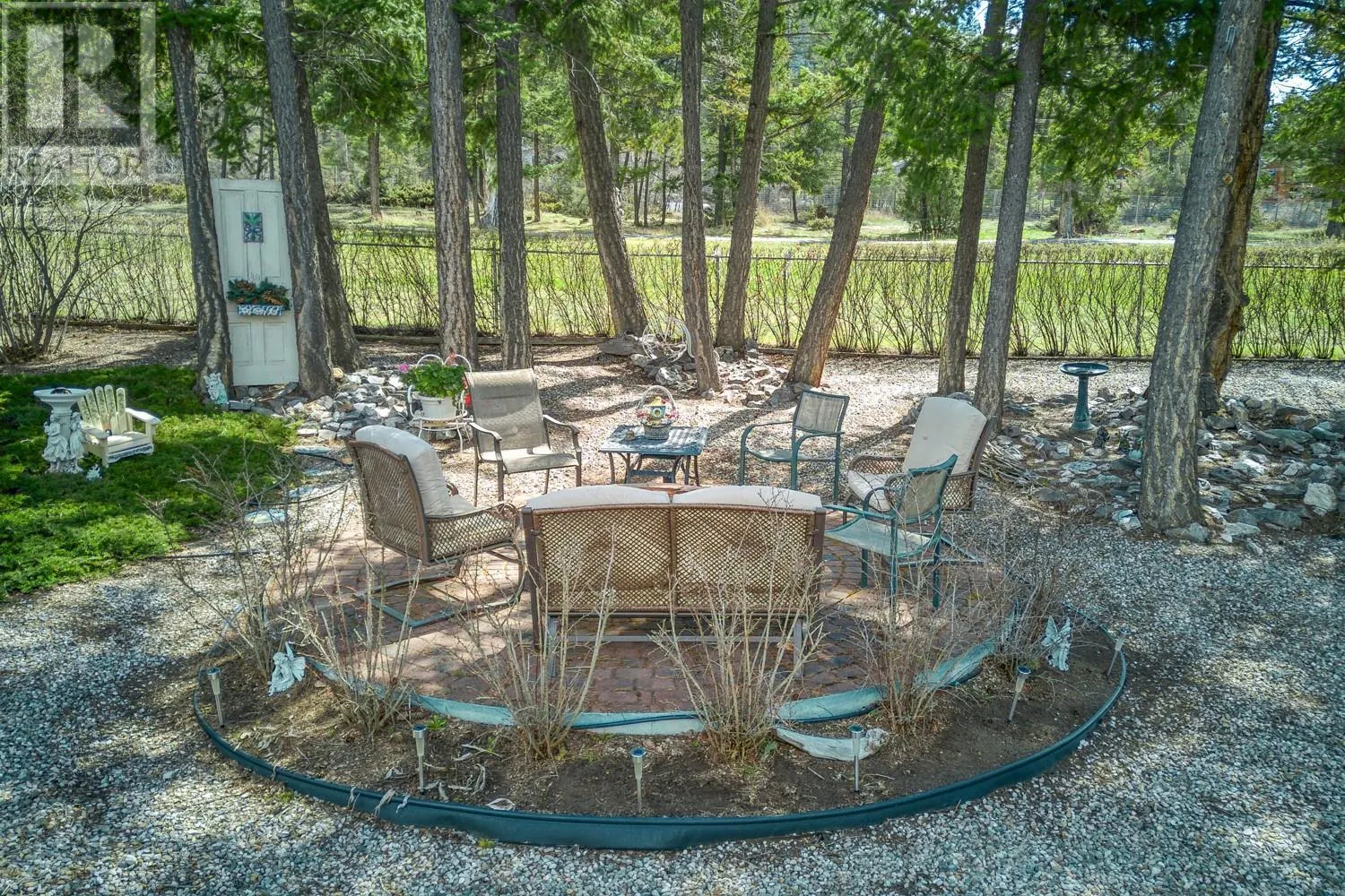 5144 RIVERVIEW Crescent