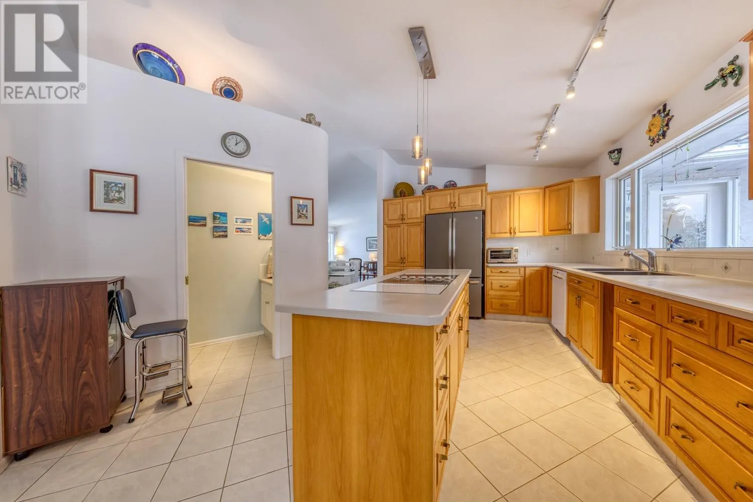 5144 RIVERVIEW Crescent