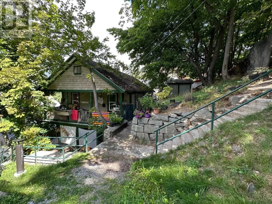 519 HALL Street