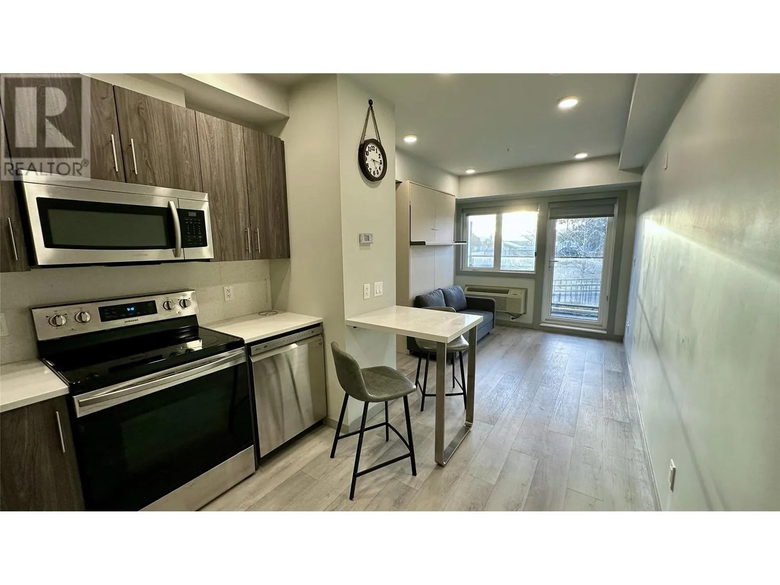 345 Dougall Road N Unit# PH12 Lot# 85