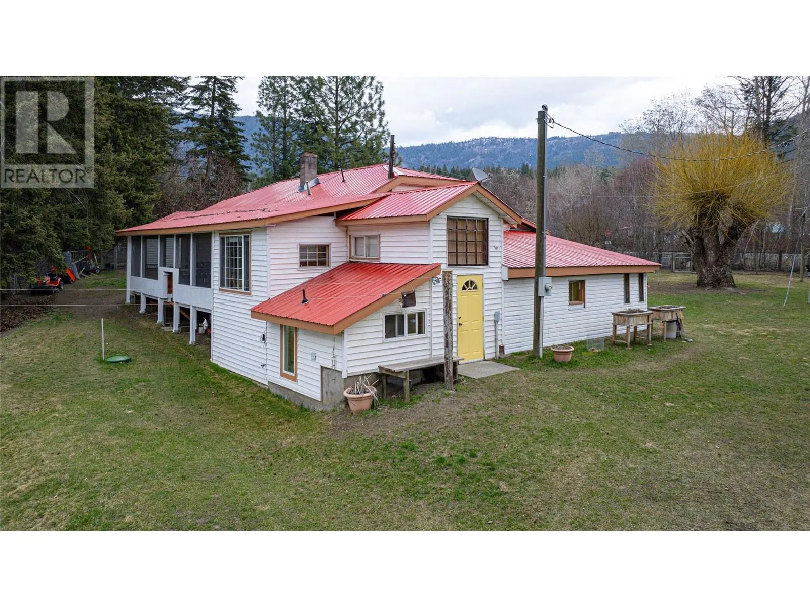5409 Hwy 97 Highway