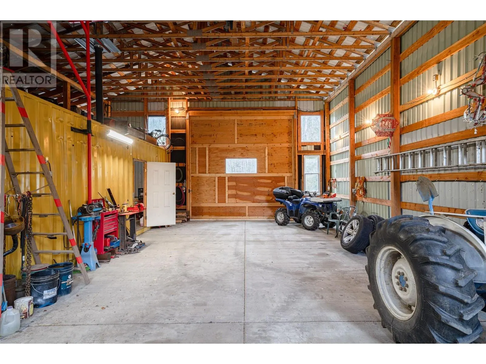 5409 Hwy 97 Highway